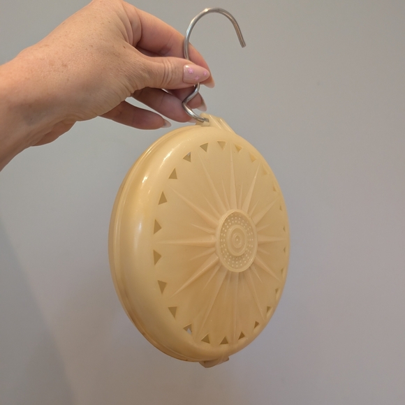Vintage Cream Hanging Storage Container - Picture 2 of 7